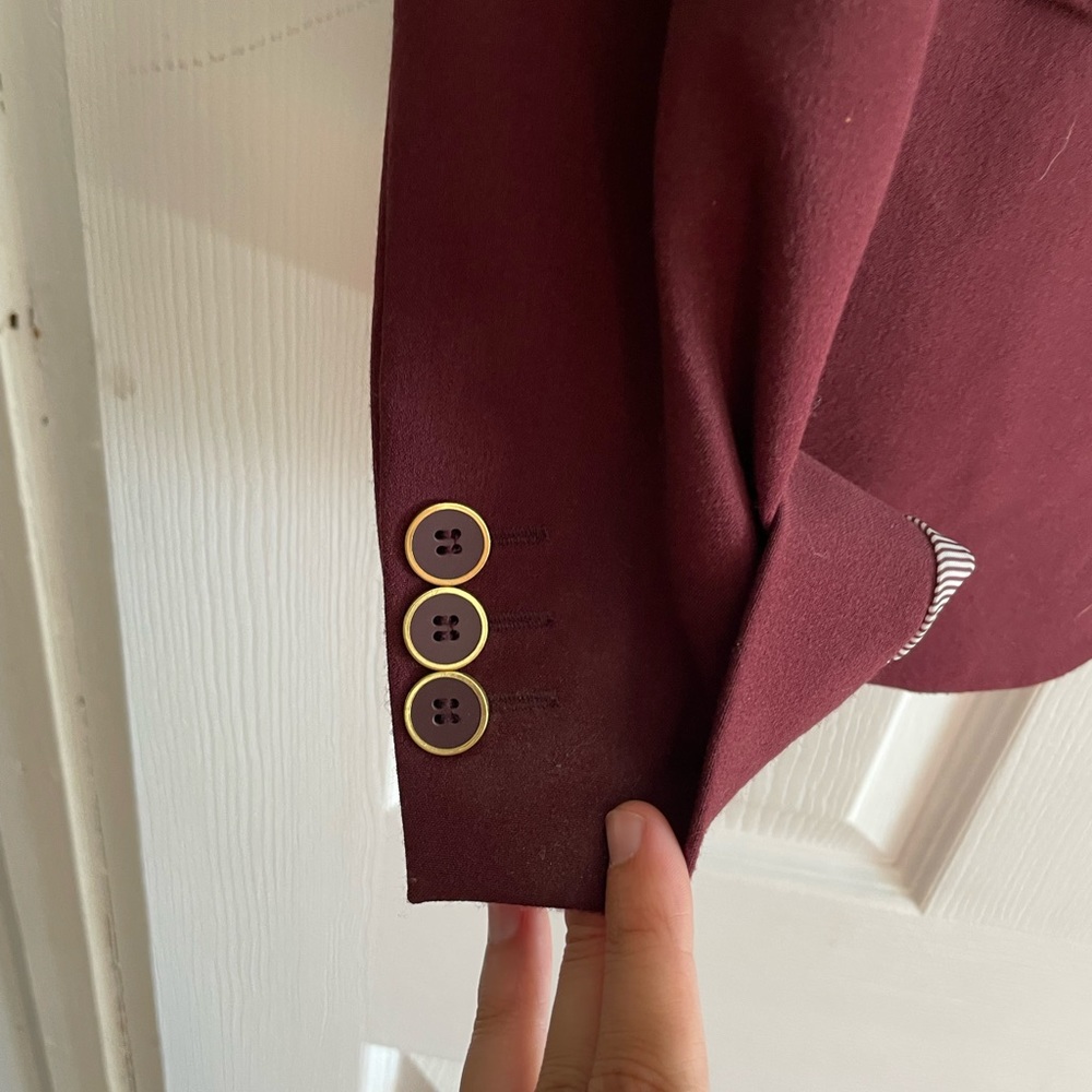 Maroon blazer fully lined three button cuff size 8 two button bodice - Picture 3 of 8